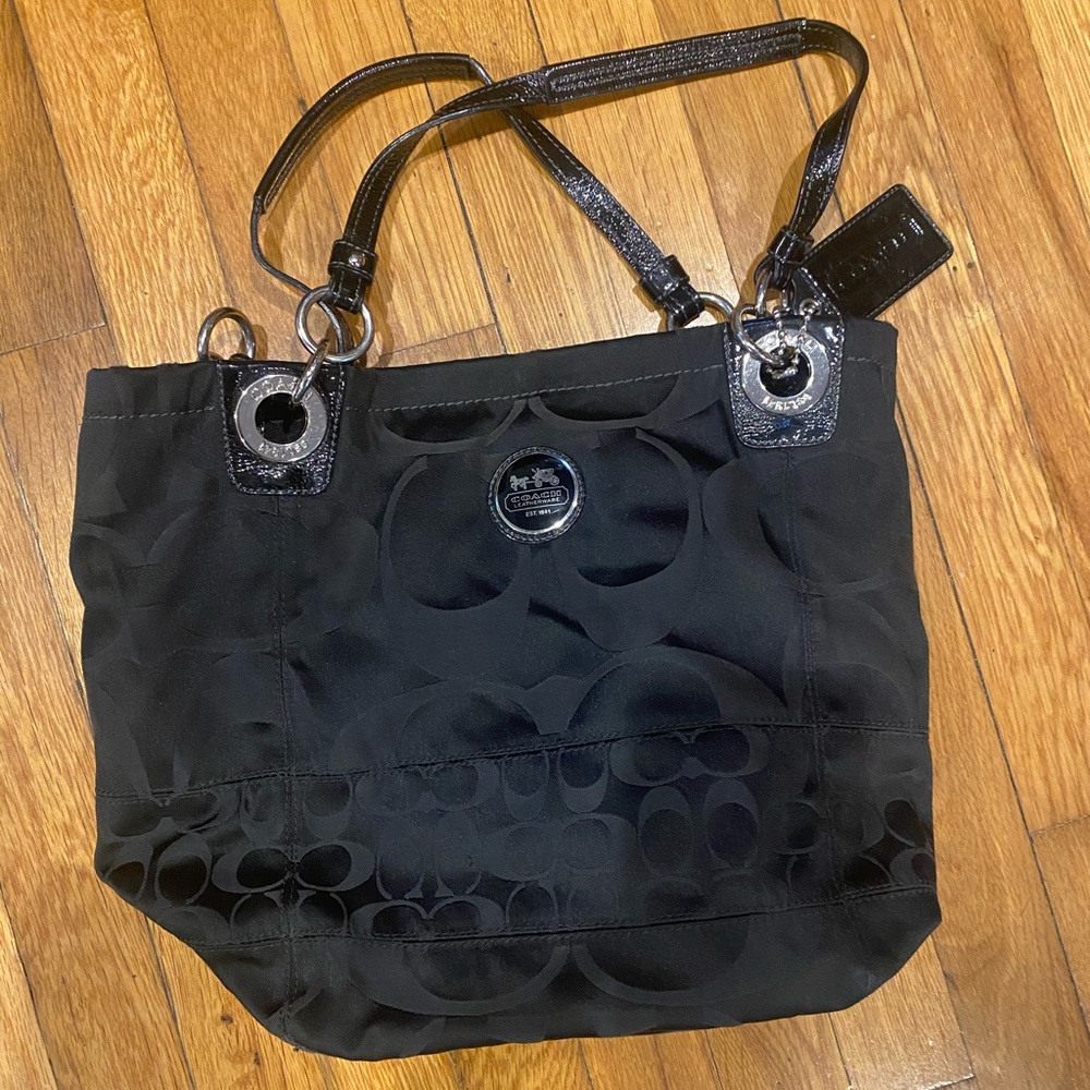 Authentic Coach Horse & Carriage Logo Shoulderbag!